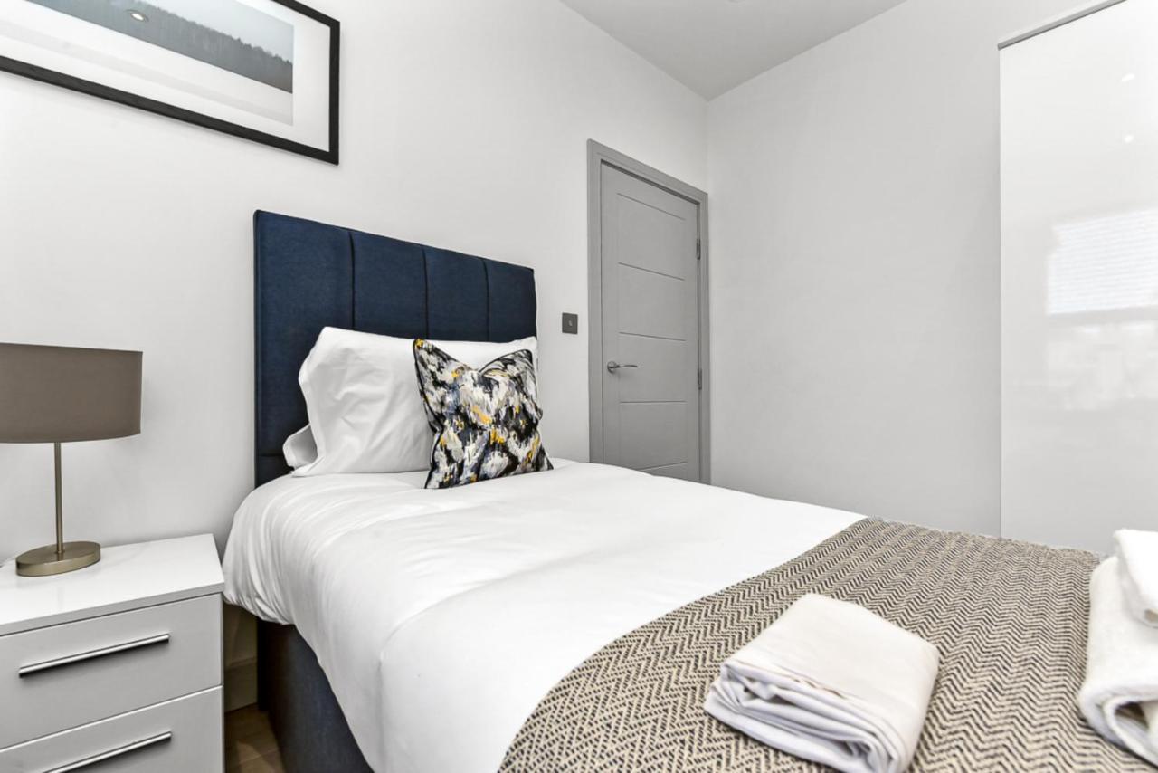 Amazing 2 Bedroom Apartment In Greater ลอนดอน ภายนอก รูปภาพ